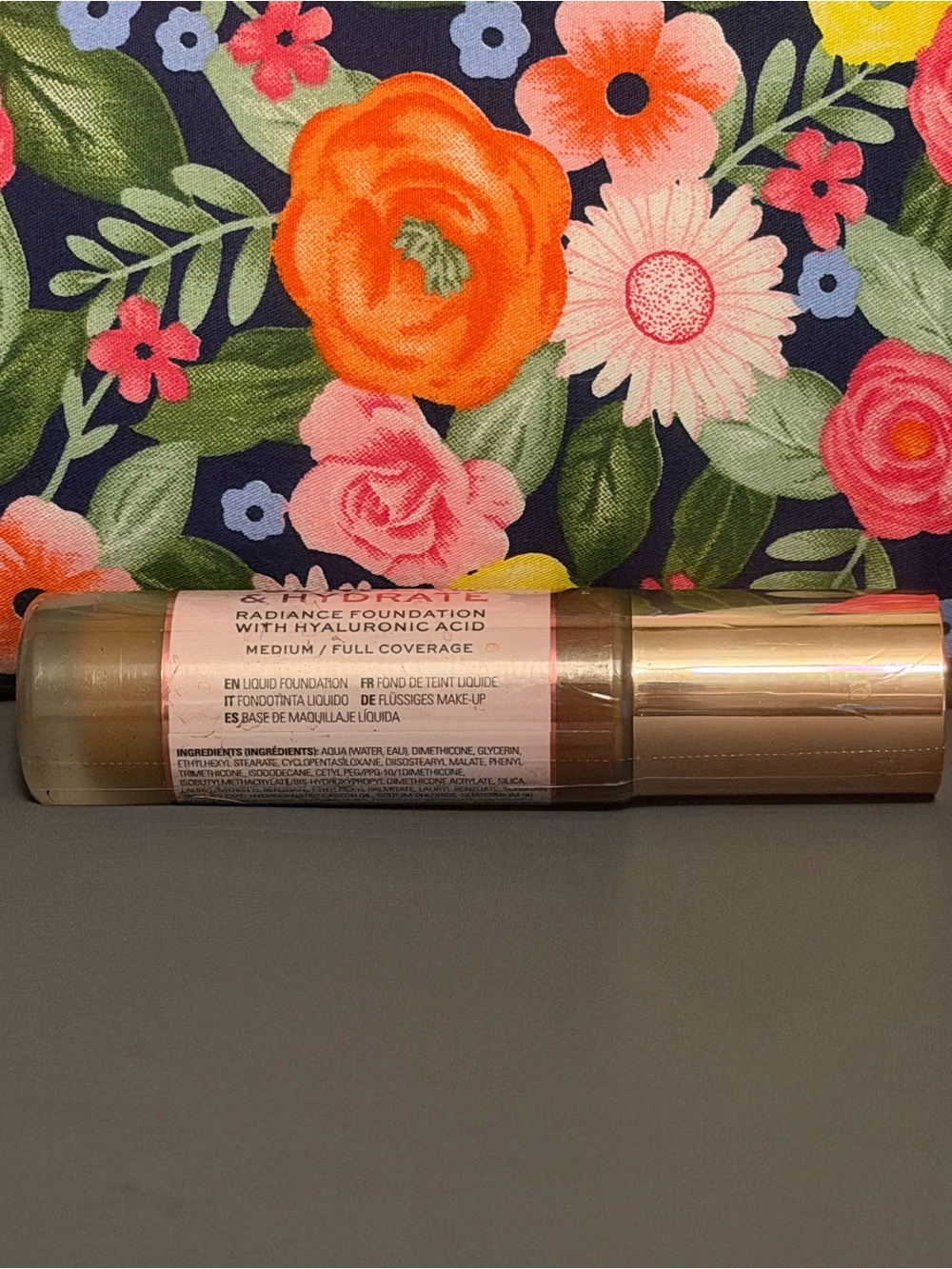 Revolution Conceal & Hydrate Radiance Foundation Shade F14 - Picture 2 of 4